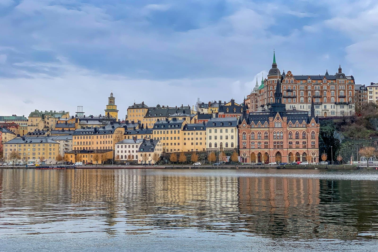 A European city, with sample home values shown over the buildings